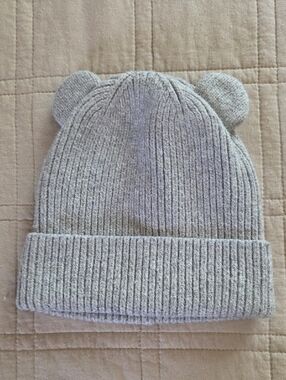 GAP Kids Light Gray Ribbed Knit Beanie with Bear Ears